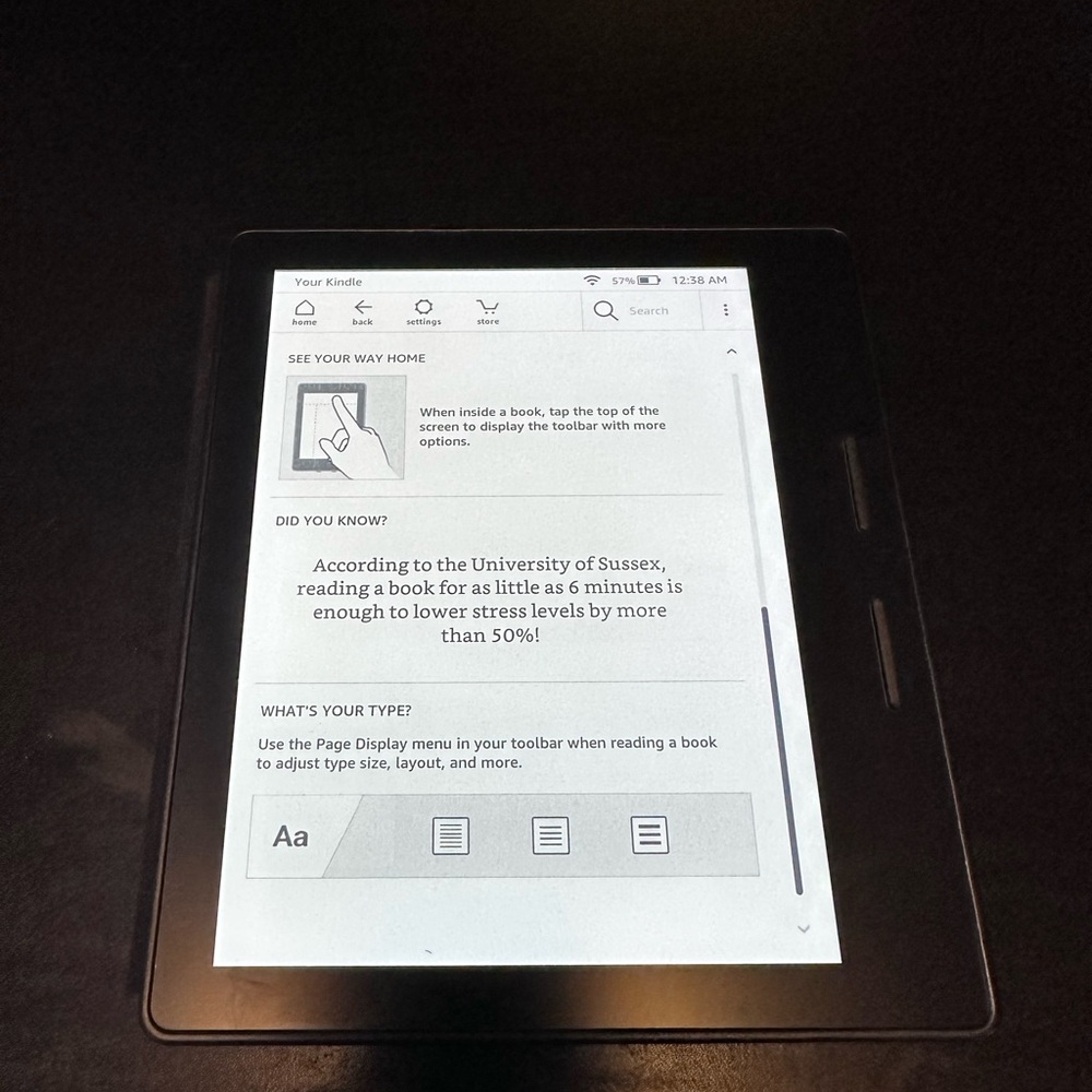 Pre Loved Amazon Kindle Paper White w/ White Sleep Cover
